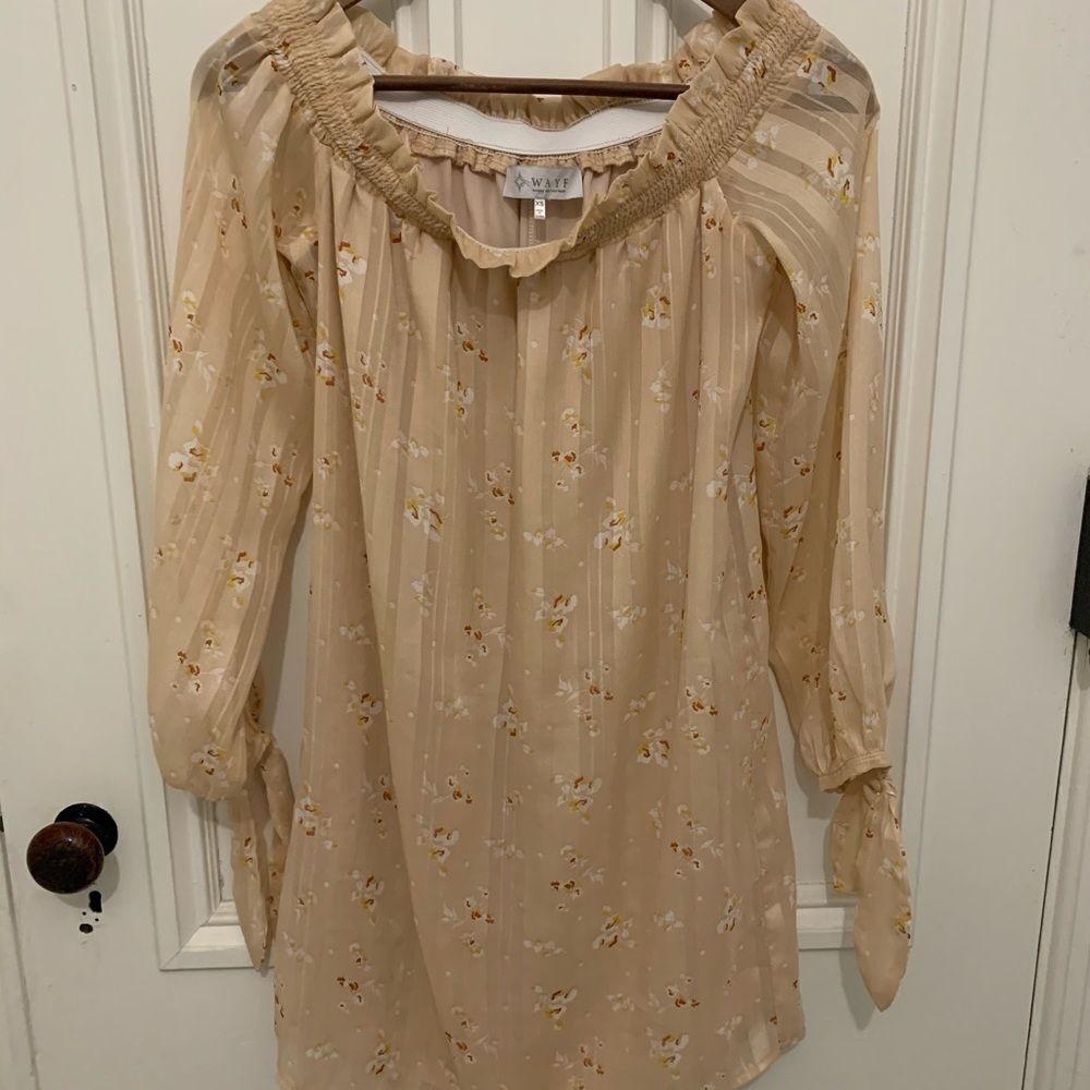 Wayf off shoulder beige floral shift Dress XS